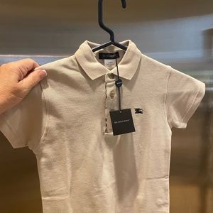 Burberry Classic polo in neutral Stone color. Boys size 4Y (4 year). NWT.